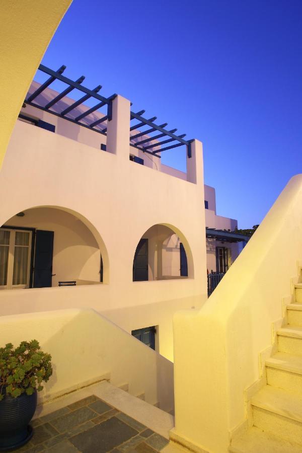 Paros Inn Logaras Buitenkant foto