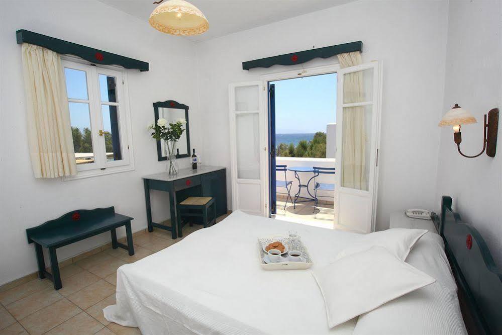 Paros Inn Logaras Buitenkant foto