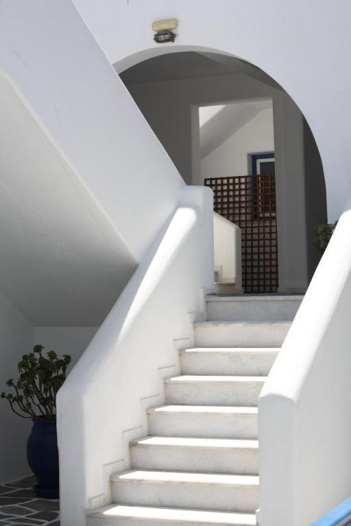 Paros Inn Logaras Buitenkant foto