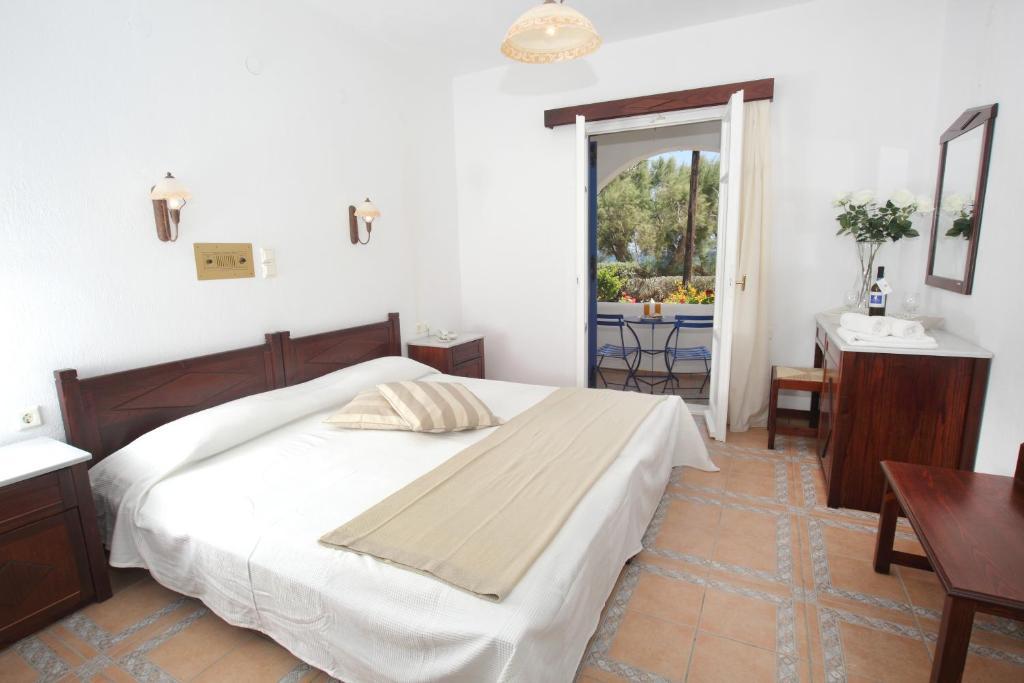 Paros Inn Logaras Buitenkant foto